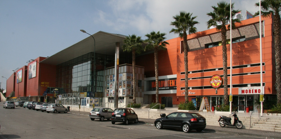 MED Maxicinema — Napoli